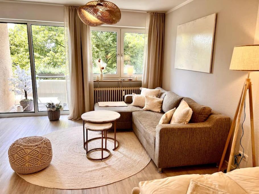 Stylish Studio Apartment With Beautiful Balcony Инголщат Екстериор снимка