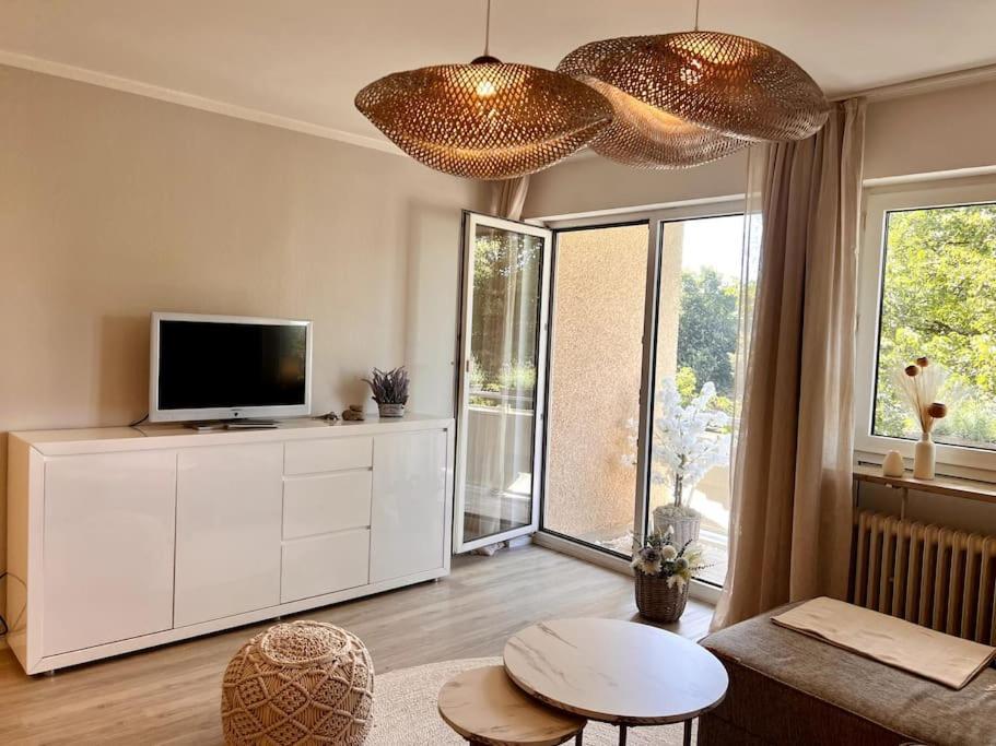 Stylish Studio Apartment With Beautiful Balcony Инголщат Екстериор снимка